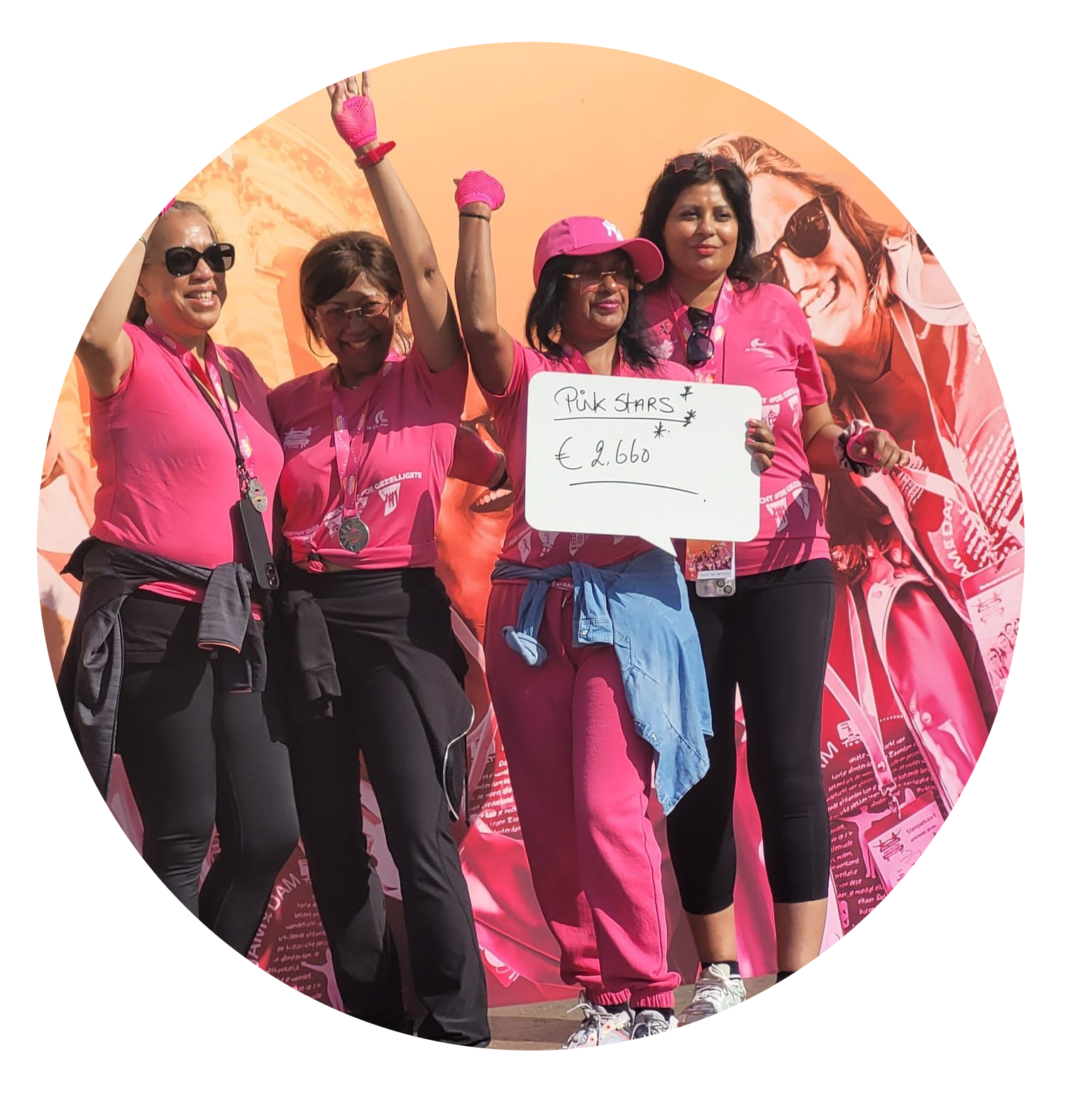 sonja deed eerder mee aan de dam tot dam wandeltocht voor Pink Ribbon